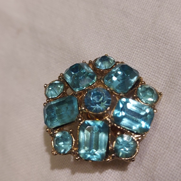 Vintage Blue prong set glass Rhinestone Brooch - Picture 3 of 3